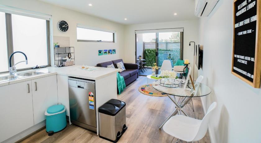 U101 Brunswick Living First Floor Balcony Close to APT and CBD Free Wifi Tram at Doorstep
