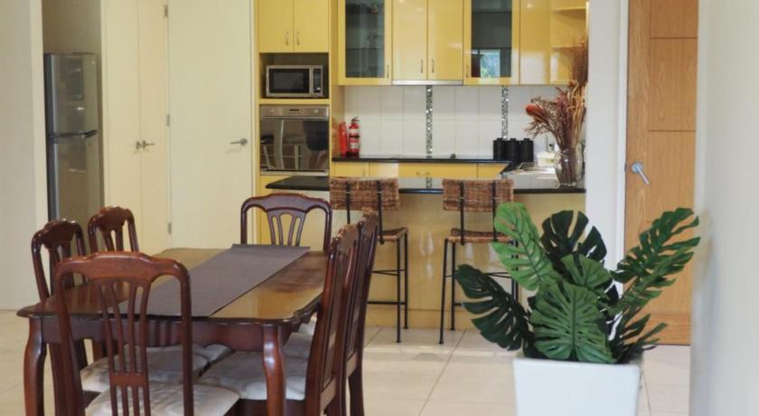 Accommodation on Westlake Mount Ommaney
