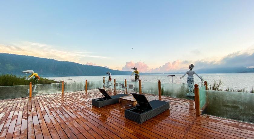 Cabins By The Lake
