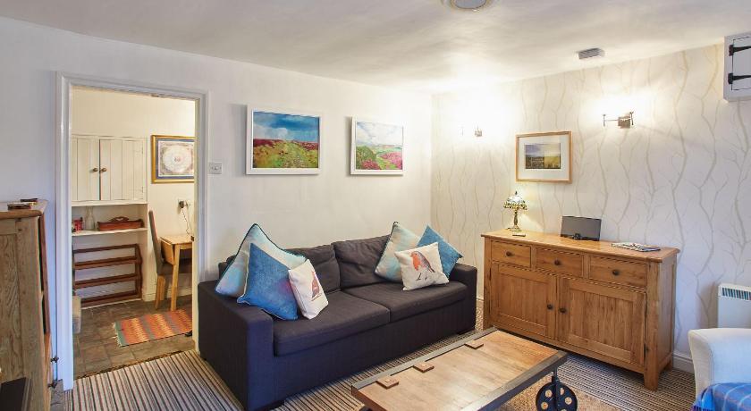 Host & Stay - Rosella Cottage