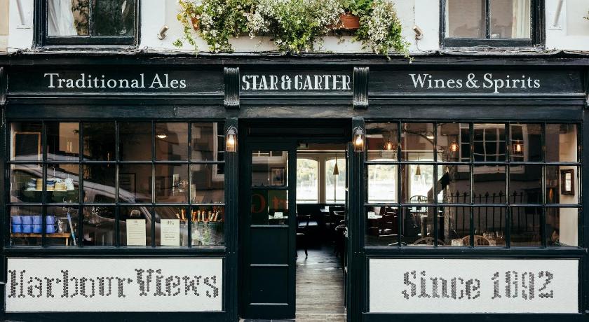 Star & Garter