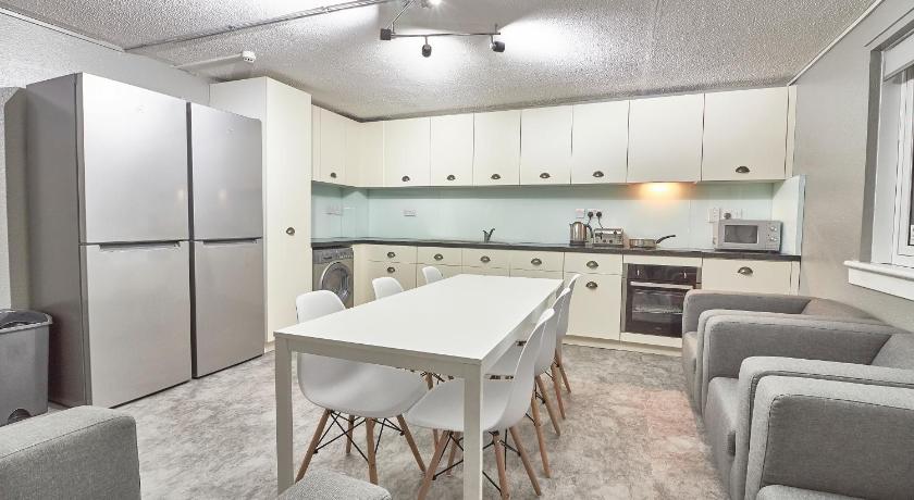 Destiny Student - Meadow Court