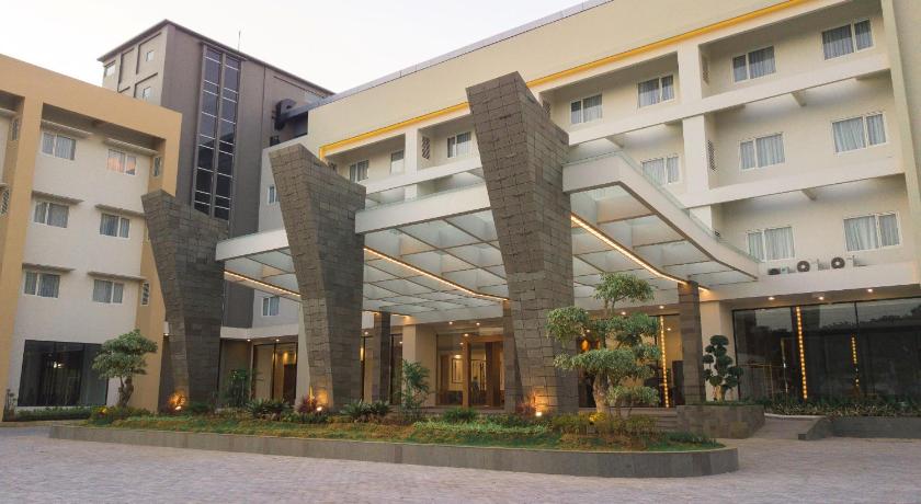 Pollos Hotel & Gallery