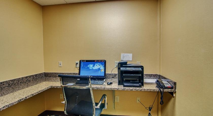 Holiday Inn Express & Suites Wytheville By IHG