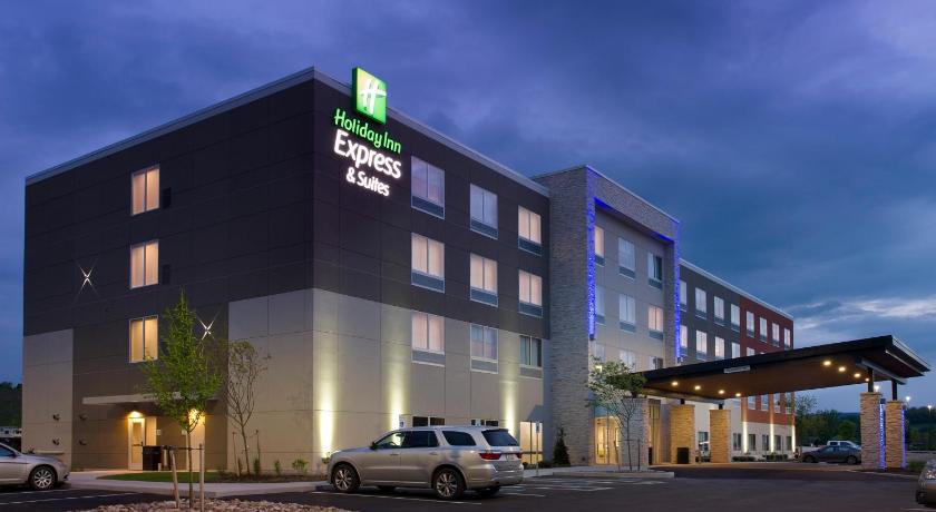 Holiday Inn Express & Suites Altoona By IHG