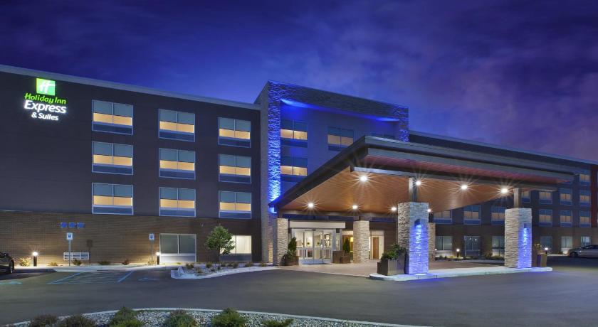 Holiday Inn Express & Suites Grand Rapids - Airport North By IHG