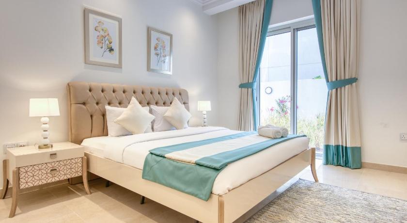 bedroom图片,livingroom图片 five bedroom luxury villa with crystal lagoon access by deluxe