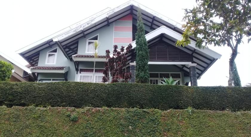Villa green hill cipanas pacet puncak bogor