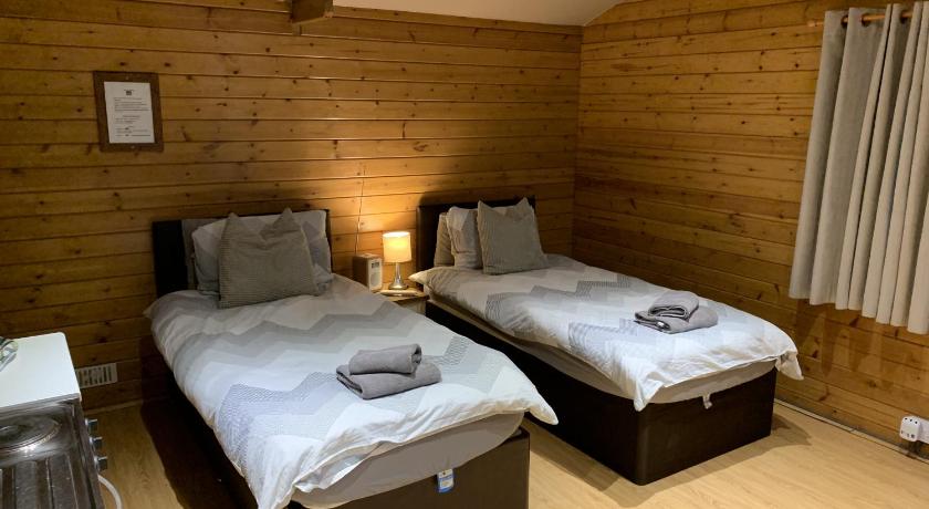 Southernwood - Garden Lodge 2