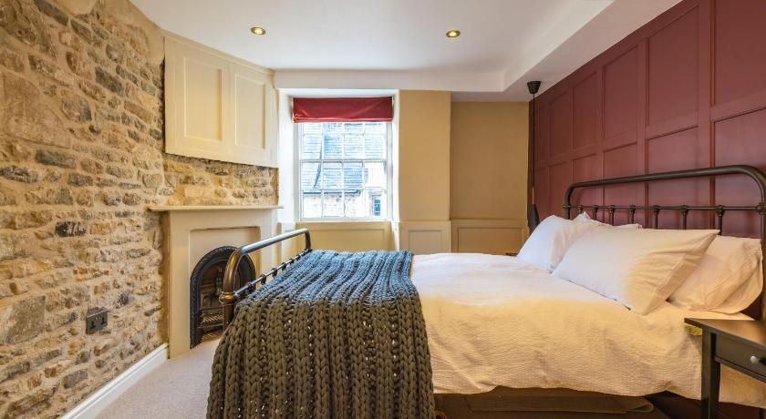 Number 6 Stamford - Boutique Grade II Listed Townhouse
