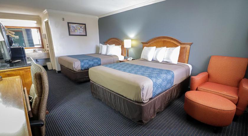University Inn & Suites