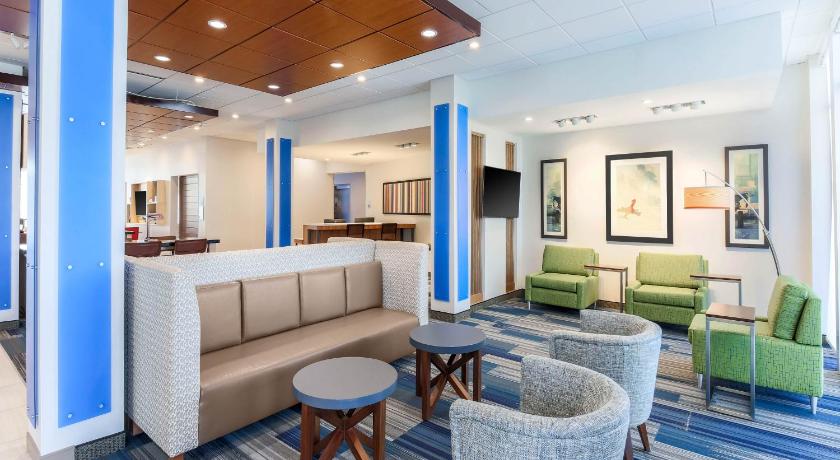 Holiday Inn Express & Suites Chicago O'Hare Airport, an IHG Hotel By IHG