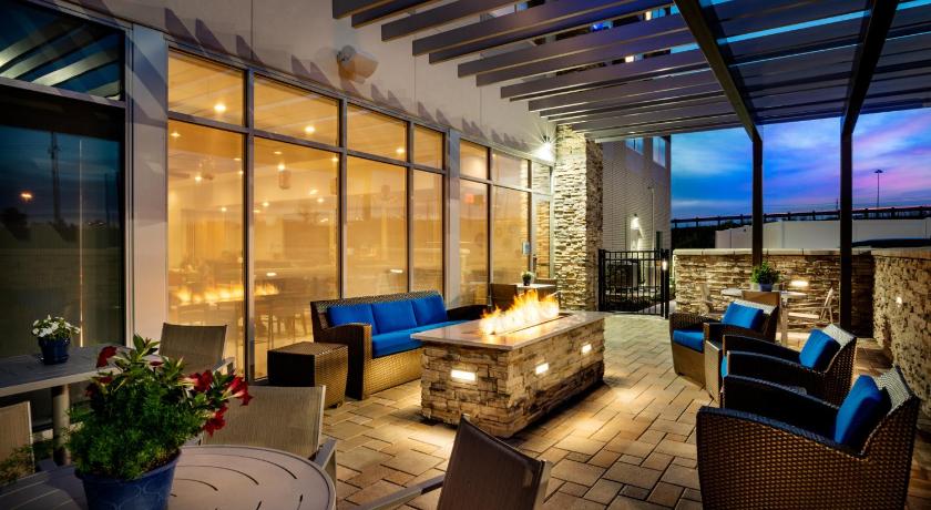Holiday Inn Express and Suites Cincinnati North Liberty Way By IHG