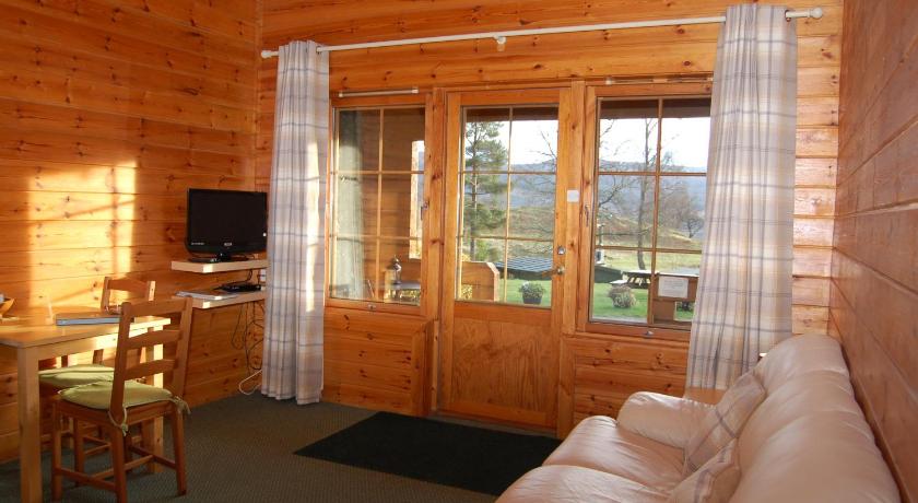 Cosy & compact Rowan Lodge no2