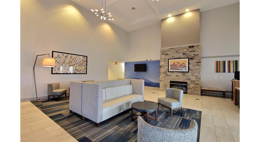 Holiday Inn Express Hotel & Suites Milwaukee Airport By IHG