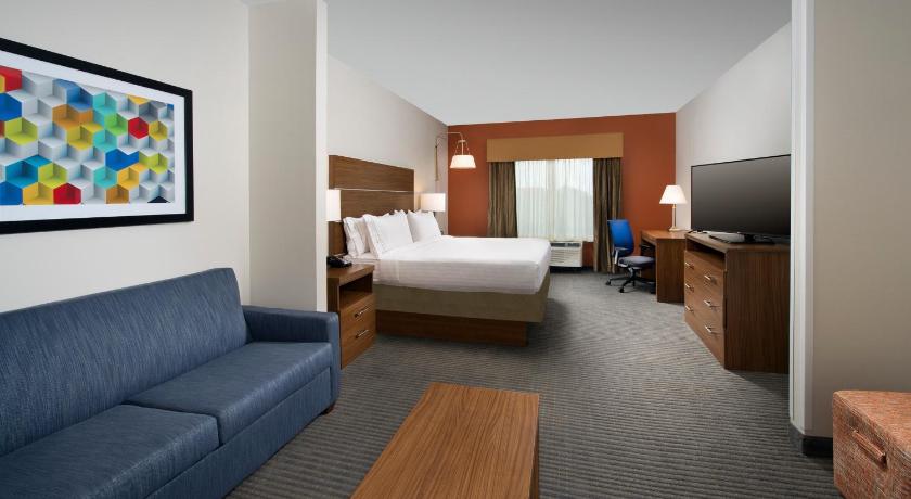 Holiday Inn Express & Suites Bay City By IHG