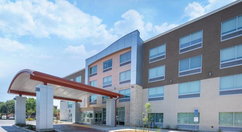 Holiday Inn Express And Suites Chico By IHG