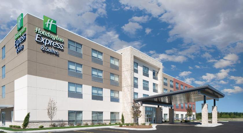 Holiday Inn Express And Suites Elkhorn - Lake Geneva Area By IHG