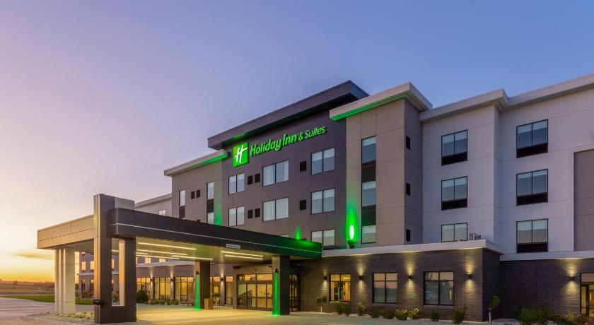 Holiday Inn & Suites Cedar Falls-Waterloo Event Ctr By IHG