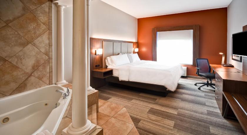 Holiday Inn Express & Suites Schererville By IHG