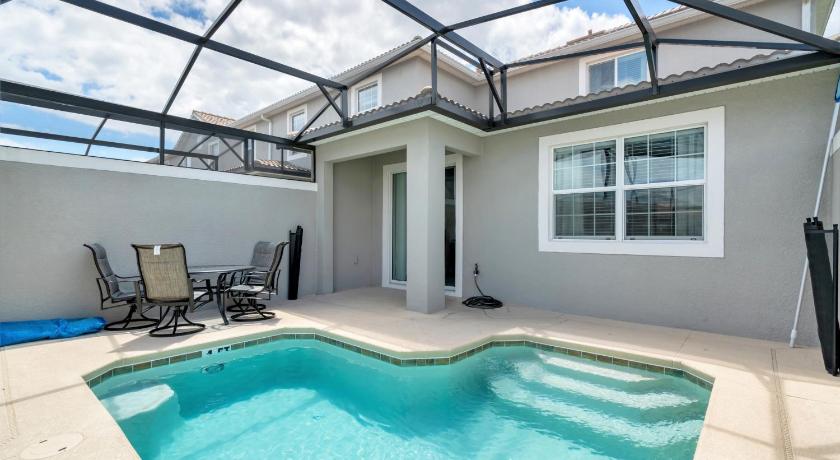 Stunning Lakeview Townhome w Private Pool