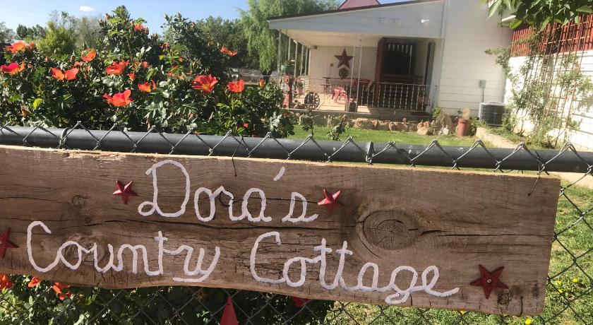 Dora's Country Cottage