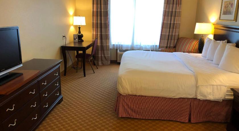AmericInn by Wyndham Iron Mountain