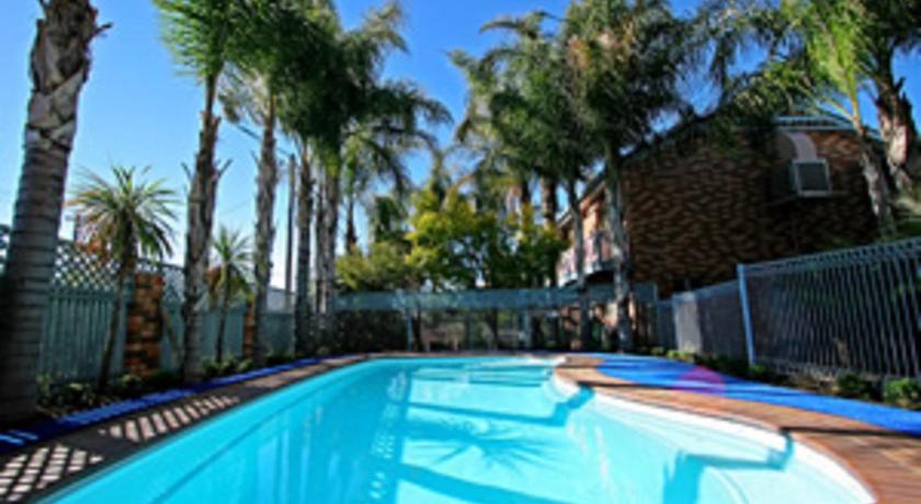 Cattlemans Country Motor Inn & Serviced Apartments