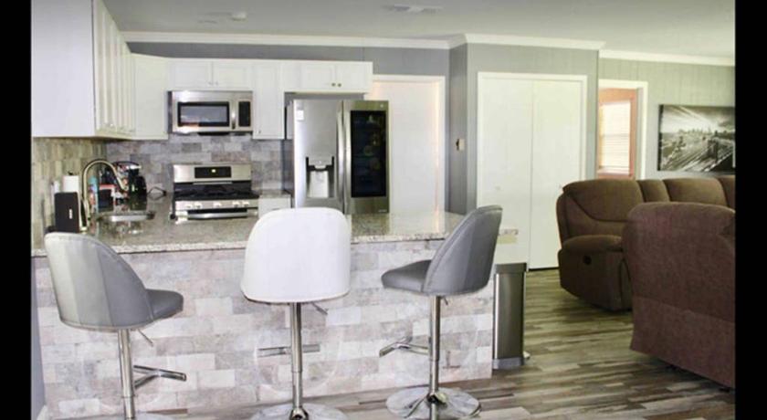 CYC Lounge with Guest House