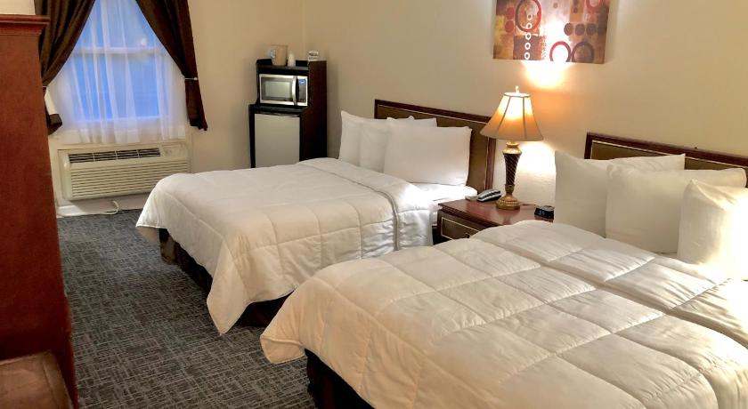 Bicentennial Inn