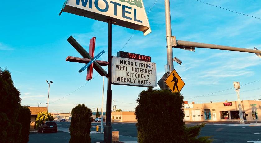 Lakeside Motel