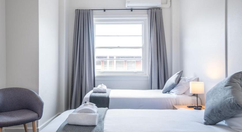 Sydney Junction Hotel