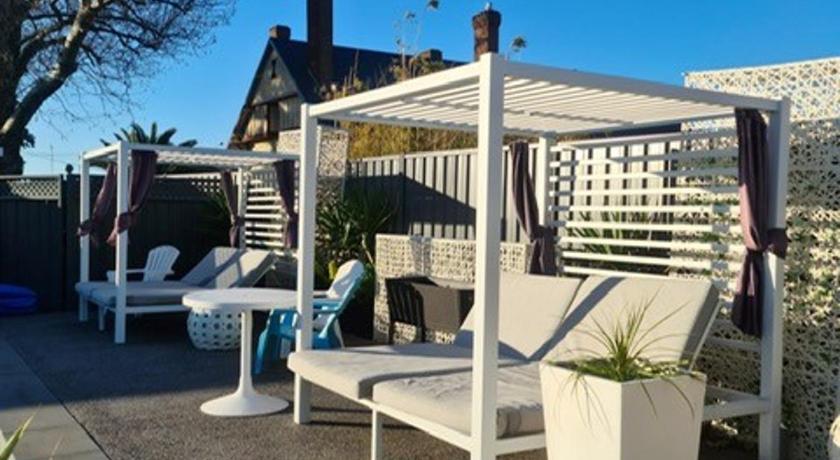 Town House Motor Inn