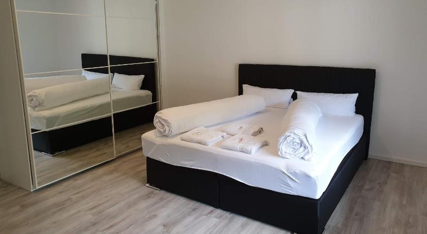 Private and cozy Apartment in Refrath near Cologne