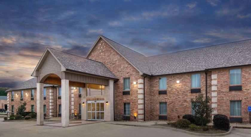 Days Inn & Suites by Wyndham Florence/Jackson Area