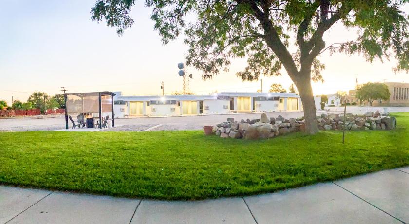Blue Sage Inn & Suites