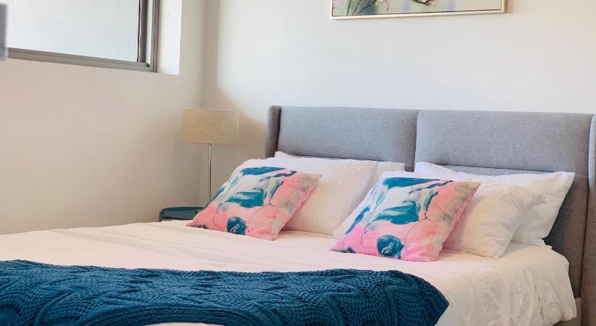 Beautiful Home close to Shopping Mall and Train Hornsby