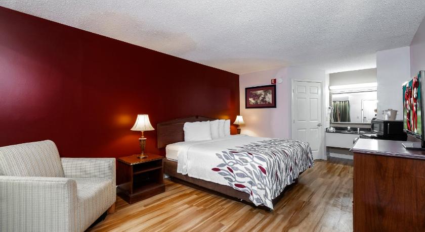 Red Roof Inn & Suites Wilson