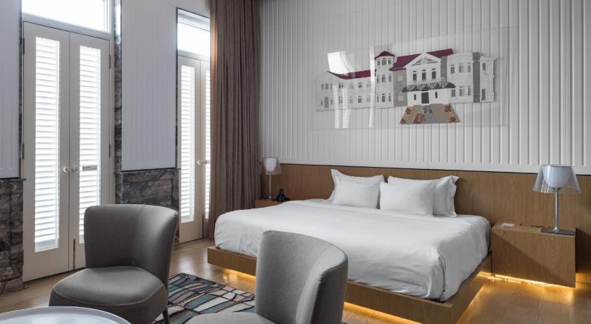 Guestroom Macalister Mansion