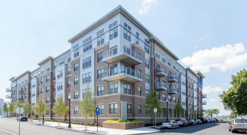 Global Luxury Suites East Boston
