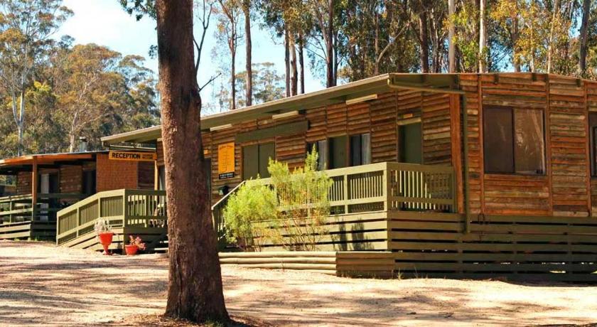Lakes Entrance Log Cabins