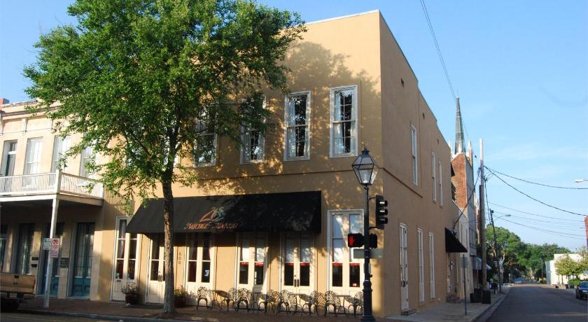 Natchez Manor Bed & Breakfast