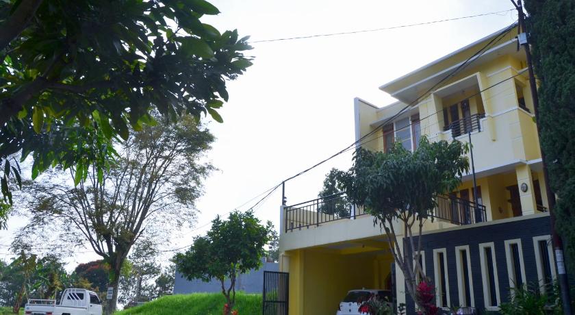 Rumah Kuning Bandung