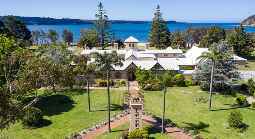 Seahorse Inn Hotel & Villas