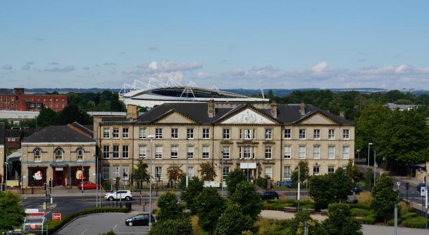 Park Hotel & Apartments