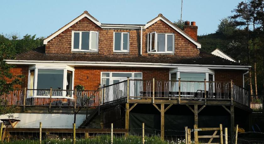 Healing Waters Sanctuary for Exclusive Private Hire and Self Catering Board, Vegetarian, Alcohol & W