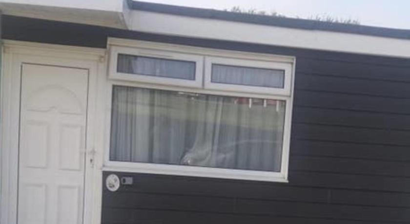 2 Bedroom Chalet near the Beach