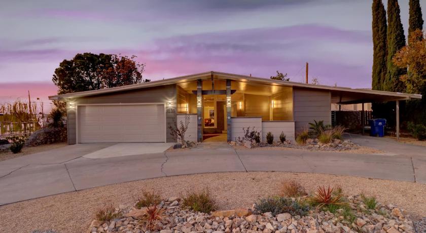 Sleek, Modern Designer home 3