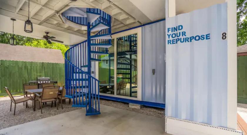 East Downtown Mico-luxe Container living pod #8