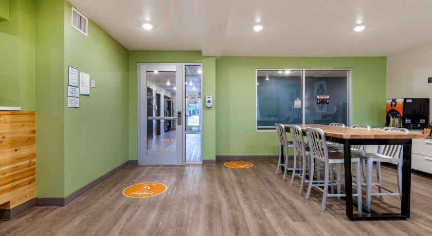 Stay Express Inn & Suites - Brunswick
